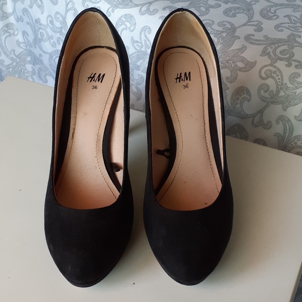 H&M Heels - Picture 2 of 5